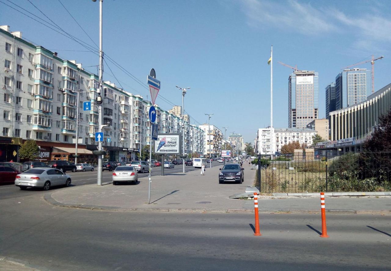 Двухкомнатная Вид На Дворец Украина Киев Екстериор снимка
